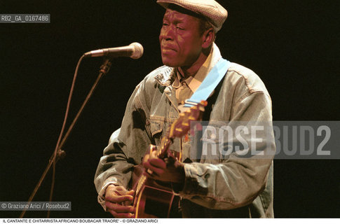 MUSICA ETNICA - IL CONCERTO DEL CANTANTE E CHITARRISTA BOUBACAR TRAORE (AFRICA) / AL TEATRO GOLDONI - ©Graziano Arici/Rosebud2