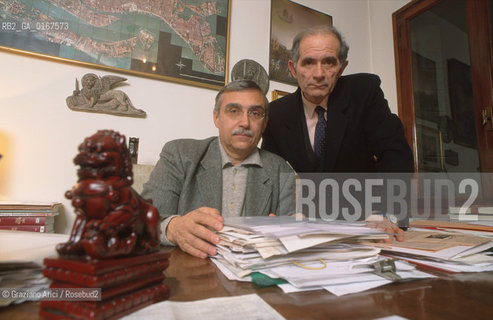 Nome: DELIA MARIO E ROBERTO PAGGIARO, AVVOCATO E PORTIERE DEL TEATRO LA FENICE Nazione: ITALIA  © 2000 Graziano Arici/Rosebud2