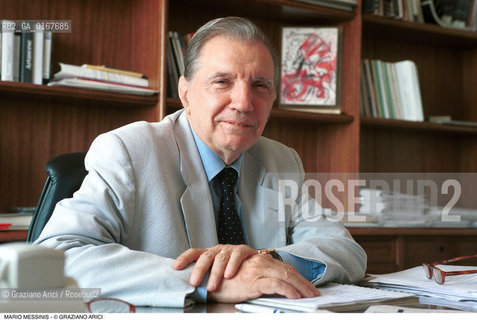 Nome: .MARIO MESSINIS.Descrizione: .MUSICA MUSICOLOGO CRITICO SOVRAINTENDENTE GRAN TEATRO LA FENICE.Credit: .Graziano Arici/Rosebud2/.Costo: .A.Nazione: .ITALIA.Cittˆ: ..Data: .2000