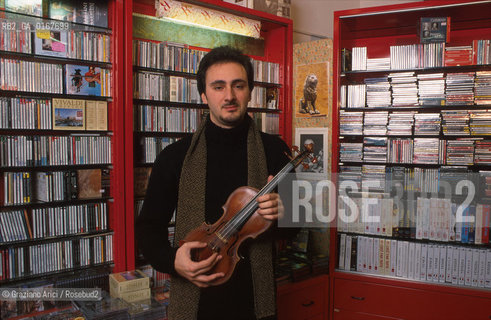 Nome: CRISTIANO NALESSO MUSICA CLASSICA Nazione: ITALIA © 2000 Graziano Arici/Rosebud2