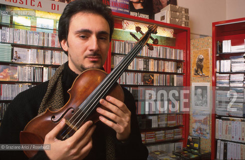 Nome: CRISTIANO NALESSO MUSICA CLASSICA Nazione: ITALIA © 2000 Graziano Arici/Rosebud2