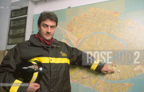Nome: PINI ALFIO COMANDANTE VIGILI DEL FUOCO Nazione: ITALIA © 2000 Graziano Arici/Rosebud2