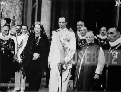 THE PRINCE DUKE AIMONE DAOSTA AND IRENE OF GREECE IN VATICANO - ROME- 194?  © ARCHIVIO Graziano Arici/Rosebud2   / NOBILE