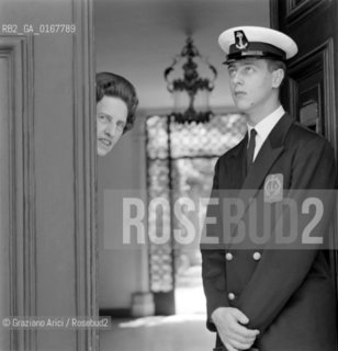 THE DUKE AMEDEO OF AOSTA WITH HIS MOTHER, THE PRINCESS IRENE OF GREECE, AT HOME IN VENICE - 1963 © ARCHIVIO Graziano Arici/Rosebud2  / NOBILE
