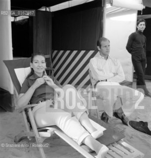THE OPERA SINGER MARIA CALLAS ( KALOGEROPOULOS ) AT LIDO BEACH DURING INTERNATIONAL FILM FESTIVAL WITH COUNT GIOVANNI VOLPI - VENICE - 195? © ARCHIVIO Graziano Arici/Rosebud2  / MUSICA / MUSICA LIRICA / CANTANTE / NOBILI