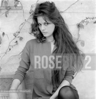THE ACTRESS CLAUDIA CARDINALE IN ROME (HOME?) - 1958 © ARCHIVIO Graziano Arici/Rosebud2  / ATTRICE / CINEMA