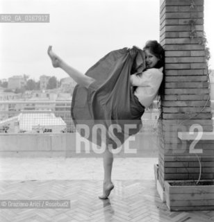 THE ACTRESS CLAUDIA CARDINALE IN ROME (HOME?) - 1958 © ARCHIVIO Graziano Arici/Rosebud2  / ATTRICE / CINEMA