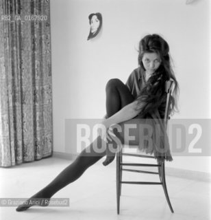 THE ACTRESS CLAUDIA CARDINALE IN ROME (HOME?) - 1958 © ARCHIVIO Graziano Arici/Rosebud2  / ATTRICE / CINEMA