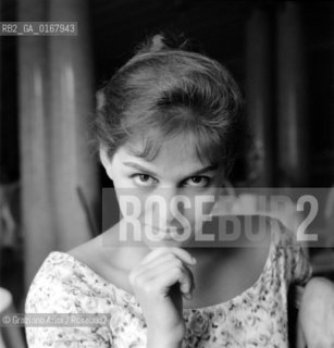 THE ACTRESS CLAUDIA CARDINALE   AT INTERNATIONAL FILM FESTIVAL  IN VENICE - 1958 - © ARCHIVIO Graziano Arici/Rosebud2  / ATTRICE / MOSTRA DEL CINEMA