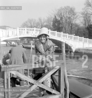 THE ACTRESS CLAUDIA CARDINALE  IN VENICE - 1960 - © ARCHIVIO Graziano Arici/Rosebud2  / ATTRICE / PELLICCIA