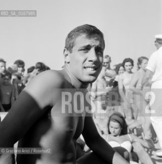 THE POP SINGER ADRIANO CELENTANO AT THE VENICE LIDO BEACH - 1964 - © ARCHIVIO Graziano Arici/Rosebud2  / MUSICA / POP ROCK JAZZ