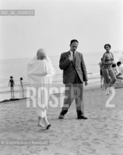 THE STATESMAN WINSTON CHURCHILL IN VENICE LIDO BEACH - 1951 © ARCHIVIO Graziano Arici/Rosebud2  / POLITICA / SPIAGGIA