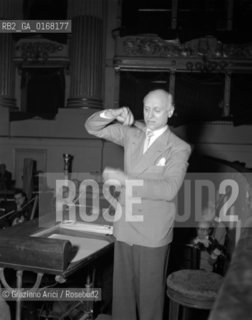 THE CONDUCTOR VICTOR DE SABATA AT LA SCALA THEATRE IN MILAN  - 1950 - © ARCHIVIO Graziano Arici/Rosebud2  / MUSICA / DIRETTORE DORCHESTRA