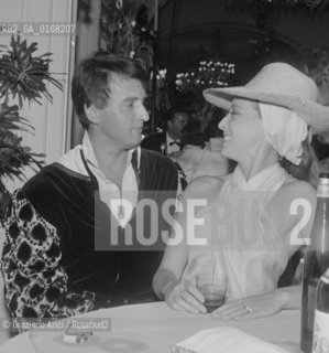 THE JOURNALIST PETER DRAGAZE, TIME-LIFE DIRECTOR, WITH HIS WIFE IN VENICE  - 196? © ARCHIVIO Graziano Arici/Rosebud2  / GIORNALISMO / EDITORIA /