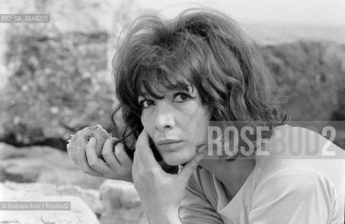 THE SINGER JULIETTE GRECO IN MALAMOCCO (VENICE)  - 196? © ARCHIVIO Graziano Arici/Rosebud2  / CANTANTE / MUSICA / POP ROCK JAZZ