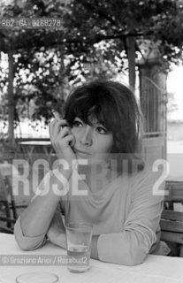 THE SINGER JULIETTE GRECO IN MALAMOCCO (VENICE)  - 196? © ARCHIVIO Graziano Arici/Rosebud2  / CANTANTE / MUSICA / POP ROCK JAZZ