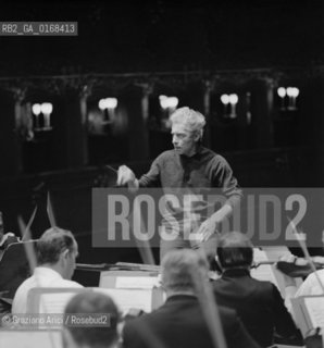 THE CONDUCTOR HERBERT VON KARAJAN AT LA FENICE THEATRE IN VENICE  - 1964 © ARCHIVIO Graziano Arici/Rosebud2  / MUSICA / DIRETTORE DORCHESTRA
