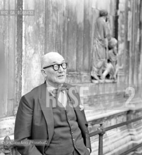 THE ARCHITECT, TOWN - PLANNER AND PAINTER LE CORBUSIER (CHARLES-EDOUARD JEANNERET)  IN VENICE - 1965 - © ARCHIVIO Graziano Arici/Rosebud2  / ARCHITETTO / URBANISTA / PITTORE / ARCHITETTURA / ARTE