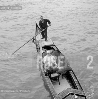 THE ARCHITECT, TOWN - PLANNER AND PAINTER LE CORBUSIER (CHARLES-EDOUARD JEANNERET)  WITH ART HISTORIAN GIUSEPPE MAZZARIOL ON A GONDOLA IN VENICE - 1965 - © ARCHIVIO Graziano Arici/Rosebud2  / ARCHITETTO / URBANISTA / PITTORE / STORICO DELLARTE / GONDOLA / ARCHITETTURA / ARTE