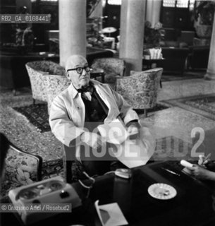 THE ARCHITECT, TOWN - PLANNER AND PAINTER LE CORBUSIER (CHARLES-EDOUARD JEANNERET)  IN VENICE HOTEL DANIELI - 1965 - © ARCHIVIO Graziano Arici/Rosebud2  / ARCHITETTO / URBANISTA / PITTORE / ARCHITETTURA / ARTE