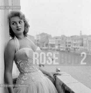 THE  ACTRESS SOPHIA LOREN  IN VENICE - 1955 - © ARCHIVIO Graziano Arici/Rosebud2  / ATTRICE /