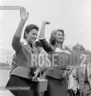 THE  ACTRESS SOPHIA LOREN WITH HER SISTER MARIA IN VENICE - 1955 - © ARCHIVIO Graziano Arici/Rosebud2  / ATTRICE /