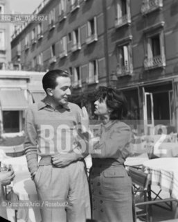 THE ACTRESS ANNA MAGNANI WITH THE POLITICIAN ON.GIULIO ANDREOTTI IN VENICE - 1950 © ARCHIVIO Graziano Arici/Rosebud2  / LATTRICE / CINEMA