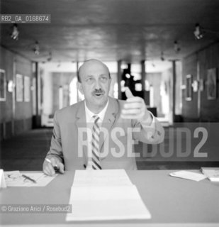 THE ART HISTORIAN GIUSEPPE MAZZARIOL / ANNI 60 / © ARCHIVIO Graziano Arici/Rosebud2 
