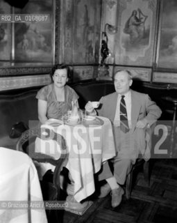 THE PAINTER AND SCULPTOR JOAN MIRO WITH HIS WIFE - VENICE - 1952 - © ARCHIVIO Graziano Arici/Rosebud2  / ARTE / PITTORE / SCULTORE