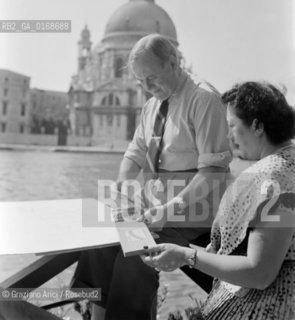 THE PAINTER AND SCULPTOR JOAN MIRO WITH HIS WIFE - VENICE - 1952 - © ARCHIVIO Graziano Arici/Rosebud2  / ARTE / PITTORE / SCULTORE