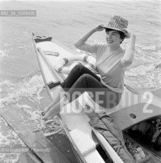 THE OPERA SINGER ANNA MOFFO IN VENICE LIDO BEACH - 1960 © ARCHIVIO Graziano Arici/Rosebud2  / MUSICA / OPERA LIRICA / CANTANTE LIRICO