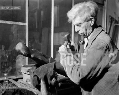 THE SCULPTOR OSSIP ZADKINE - PARIS    - 1951  © ARCHIVIO Graziano Arici/Rosebud2  / ARTE / SCULTORE