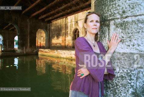 THE DANCER AND COREOGRAPHER CAROLYN CARLSON - 2001 @ Graziano Arici/Rosebud2 / DANZA / BALLETTO