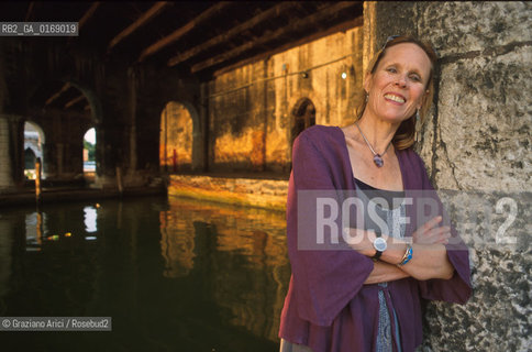 THE DANCER AND COREOGRAPHER CAROLYN CARLSON - 2001 @ Graziano Arici/Rosebud2 / DANZA / BALLETTO