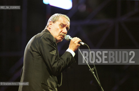 FONDAMENTA 14/17 GIUGNO 2001: CORPI - IL CANTANTE PAOLO CONTE IN CONCERTO A S.MARCO (VENEZIA) - ©Graziano Arici/Rosebud2