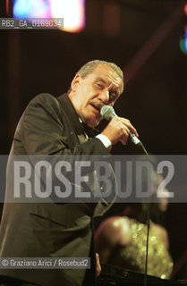 FONDAMENTA 14/17 GIUGNO 2001: CORPI - IL CANTANTE PAOLO CONTE IN CONCERTO A S.MARCO (VENEZIA) - ©Graziano Arici/Rosebud2