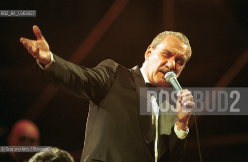 FONDAMENTA 14/17 GIUGNO 2001: CORPI - IL CANTANTE PAOLO CONTE IN CONCERTO A S.MARCO (VENEZIA) - ©Graziano Arici/Rosebud2