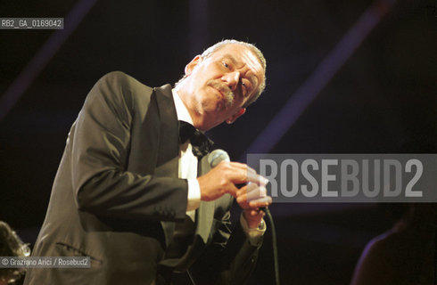 FONDAMENTA 14/17 GIUGNO 2001: CORPI - IL CANTANTE PAOLO CONTE IN CONCERTO A S.MARCO (VENEZIA) - ©Graziano Arici/Rosebud2