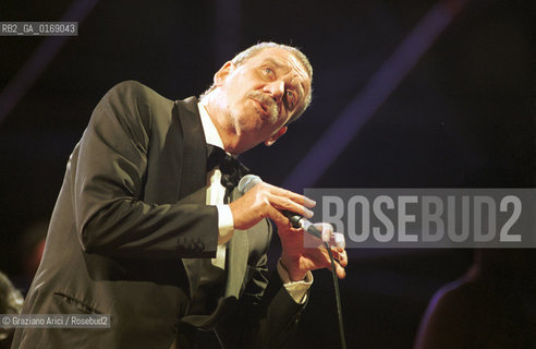 FONDAMENTA 14/17 GIUGNO 2001: CORPI - IL CANTANTE PAOLO CONTE IN CONCERTO A S.MARCO (VENEZIA) - ©Graziano Arici/Rosebud2