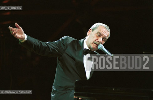 FONDAMENTA 14/17 GIUGNO 2001: CORPI - IL CANTANTE PAOLO CONTE IN CONCERTO A S.MARCO (VENEZIA) - ©Graziano Arici/Rosebud2