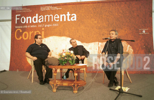 FONDAMENTA 14/17 GIUGNO 2001: CORPI - IL CANTANTE PAOLO CONTE CON VINCENZO MOLLICA E DANIELE DEL GIUDICE   - ©Graziano Arici/Rosebud2