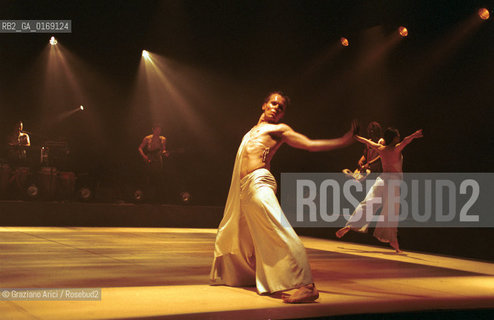 VENICE 22/06/2001 - LA BIENNALE DI VENEZIA : DANZAMUSICATEATRO- KAZE, COREOGRAPHER TERO SAARINEN, TOOTHPICK COMPANY, MUSIC BY YAS-KAZ - ©Graziano Arici/Rosebud2 / BALLO / BALLETTO