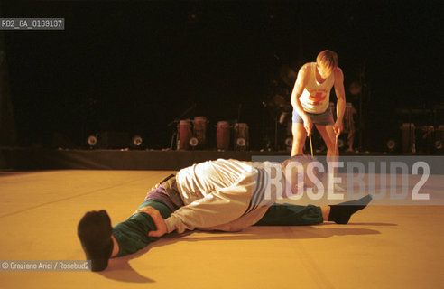 VENICE 22/06/2001 - LA BIENNALE DI VENEZIA : DANZAMUSICATEATRO- KAZE, COREOGRAPHER TERO SAARINEN, TOOTHPICK COMPANY, MUSIC BY YAS-KAZ - ©Graziano Arici/Rosebud2 / BALLO / BALLETTO