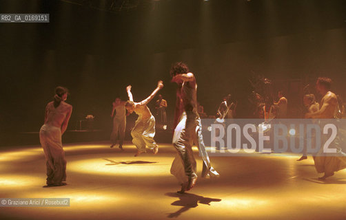 VENICE 22/06/2001 - LA BIENNALE DI VENEZIA : DANZAMUSICATEATRO- KAZE, COREOGRAPHER TERO SAARINEN, TOOTHPICK COMPANY, MUSIC BY YAS-KAZ - ©Graziano Arici/Rosebud2 / BALLO / BALLETTO