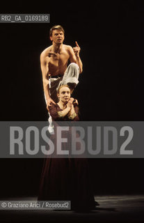 Nome: .OTELLO DI WILLIAM SHAKESPEARE.REGIA DI EIMUNTAS NEKROSIUS.Descrizione: .TEATRO / BIENNALE TEATRO  SHAKESPEARE & SHAKESPEARE / AL TEATRO GOLDONI.Credit: .Graziano Arici/Rosebud2 Costo: .A.Nazione: .ITALIA.Cittˆ: ..Data: .2001