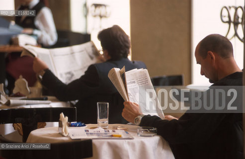 Caption: Localizzazione:.PADOVA.Oggetto:.CAFFE PEDROCCHI.Soggetto:.SALA ROSSA.Cronologia: .XIX SEC..Definizione Culturale:.   Autore: .GIUSEPPE JAPPELLI .   Stile:.NEOCLASSICO.   Editori/Stampatori:.   Committenza:.ANTONIO PEDROCCHI.Materia e Tecnica:.Collocazione:.Note:.MONUMENTALE CAFFE STORICO.Riproduzione Fotografica:.Graziano Arici/Rosebud2 Copyright:.Graziano Arici/Rosebud2 Data:.1998.Costo:.A