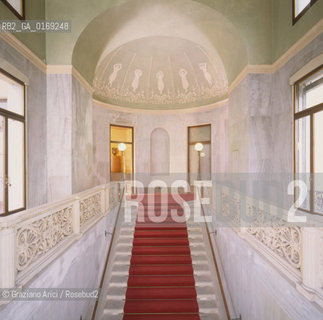 Caption: Localizzazione:.PADOVA.Oggetto:.CAFFE PEDROCCHI.Soggetto:.SCALE.Cronologia: .XIX SEC..Definizione Culturale:.   Autore: .GIUSEPPE JAPPELLI .   Stile:.NEOCLASSICO.   Editori/Stampatori:.   Committenza:.ANTONIO PEDROCCHI.Materia e Tecnica:.Collocazione:.Note:.MONUMENTALE CAFFE STORICO.Riproduzione Fotografica:.Graziano Arici/Rosebud2 Copyright:.Graziano Arici/Rosebud2 Data:.1998.Costo:.A