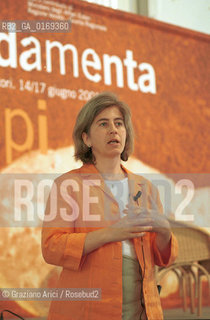 FONDAMENTA 14/17 GIUGNO 2001: CORPI - LA MATEMATICA VALENTINA DI FRANCESCO (ITALIA) - ©Graziano Arici/Rosebud2