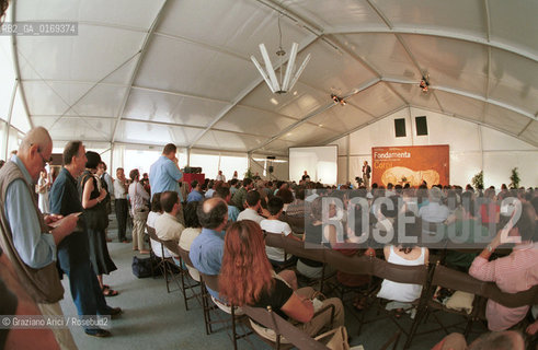 FONDAMENTA 14/17 GIUGNO 2001: CORPI    - ©Graziano Arici/Rosebud2