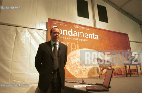 FONDAMENTA 14/17 GIUGNO 2001: CORPI -  IL COLONNELLO DELLAREONAUTICA MILITARE GABRIELE SILVESTRONI (ITALIA) - ©Graziano Arici/Rosebud2